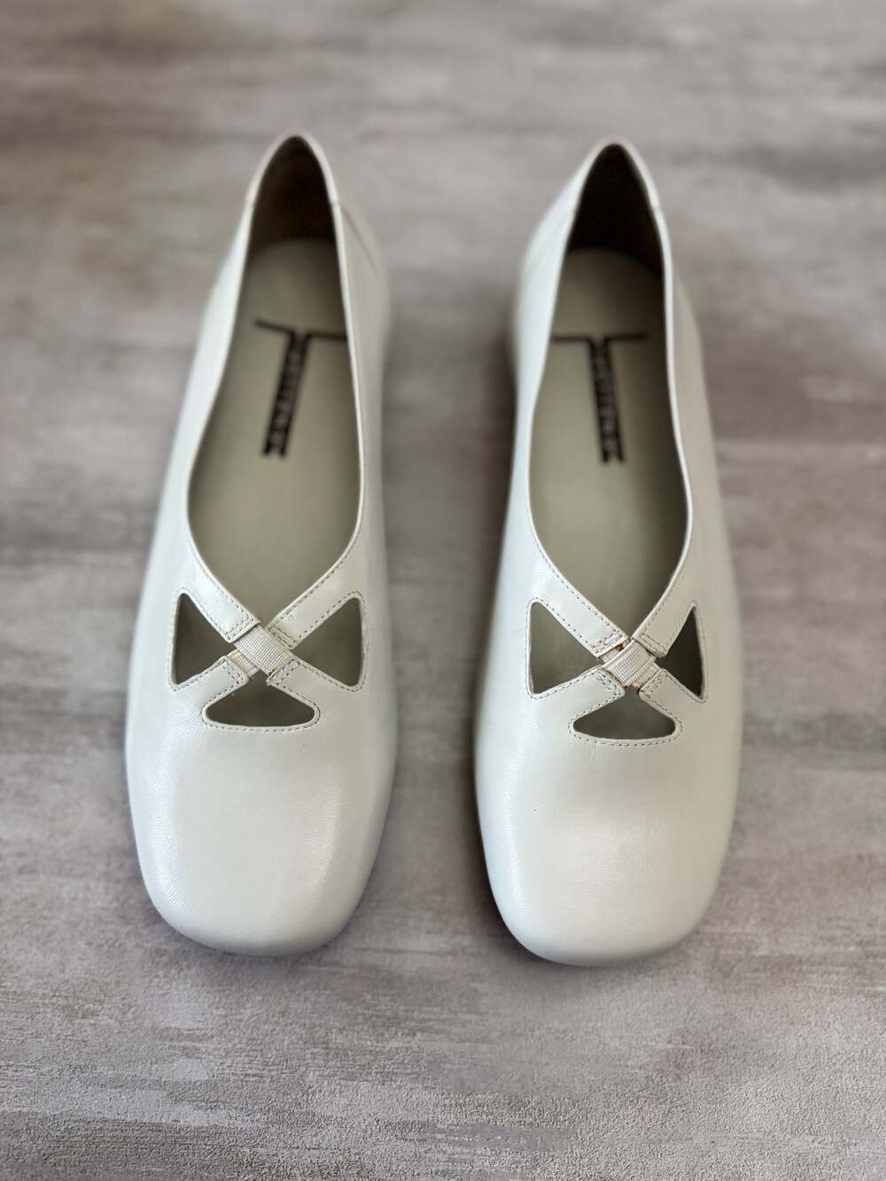 Report Pansy‎ White Leather Cross-Strap Flat Shoes Size 9.5